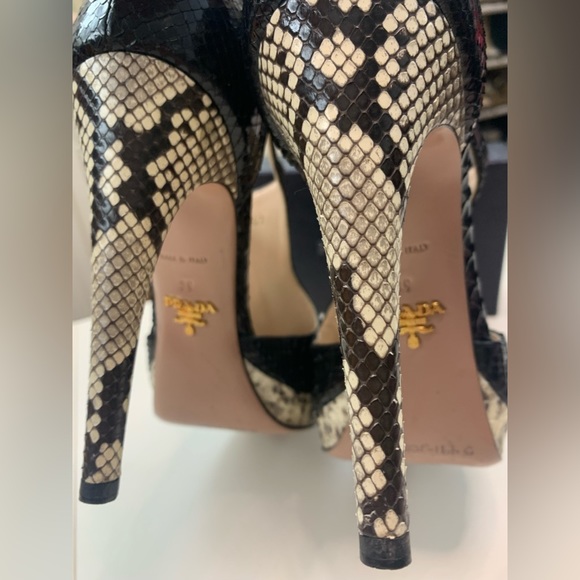 PRADA Python Black Nude Platform Heels Size 39 LN AUTHENTIC - Picture 8 of 10